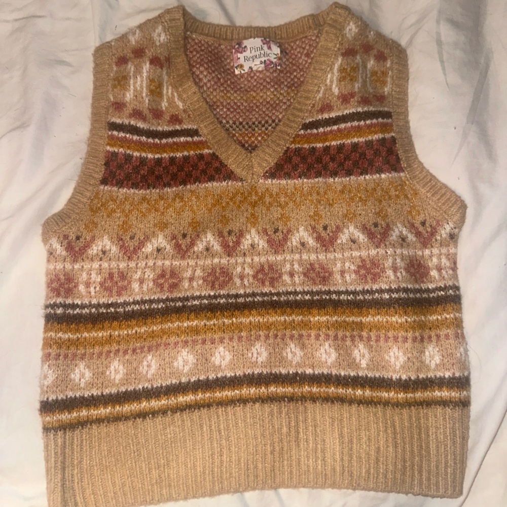 Pink Republic Multicolor Knit Sweater Vest